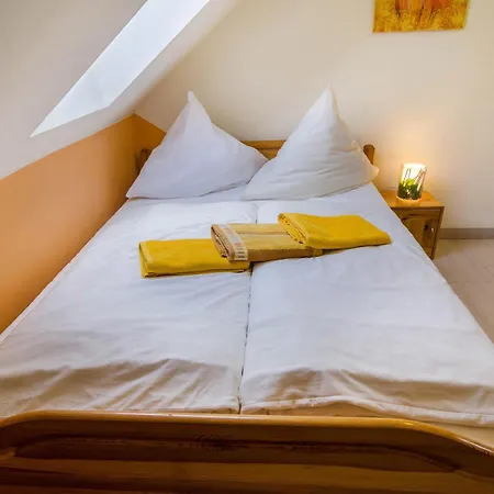 Haus Mit Seeblick * Nenndorf (Wittmund)