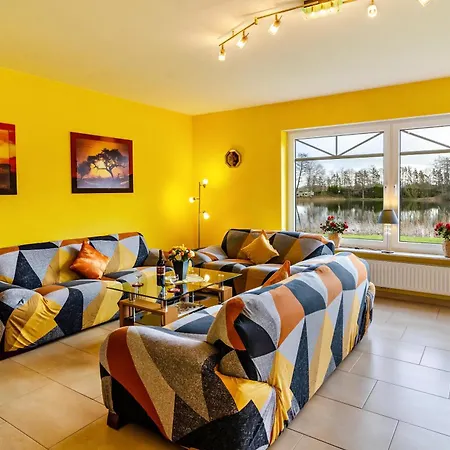 Haus Mit Seeblick Lägenhet